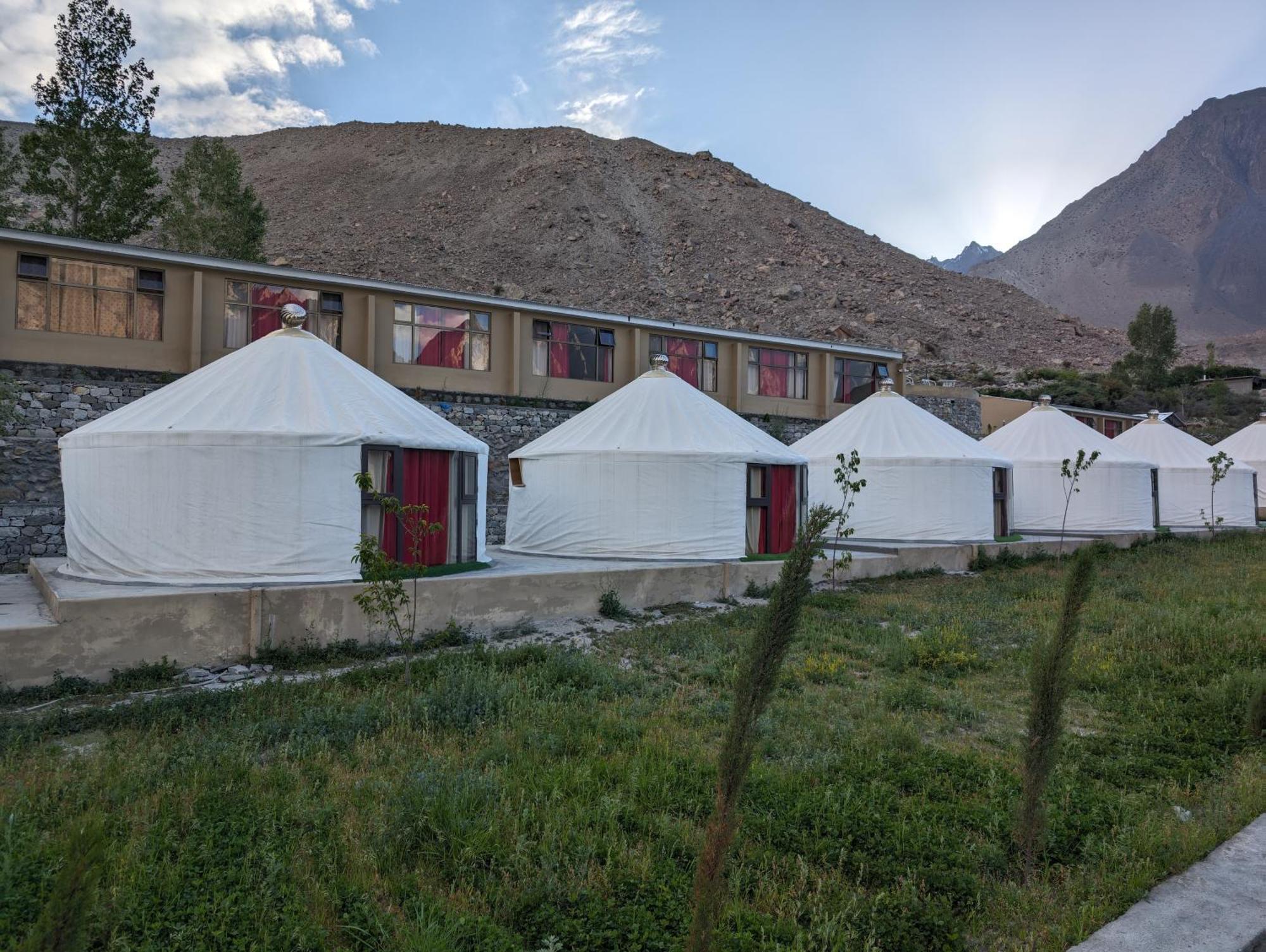 Apex Hotels And Resorts Hussaini Karimabad  Kültér fotó