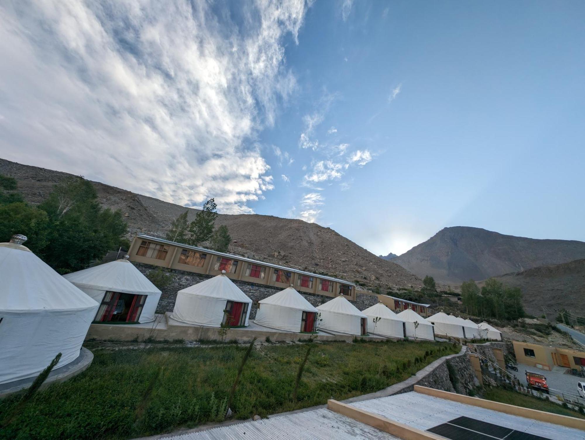 Apex Hotels And Resorts Hussaini Karimabad  Kültér fotó