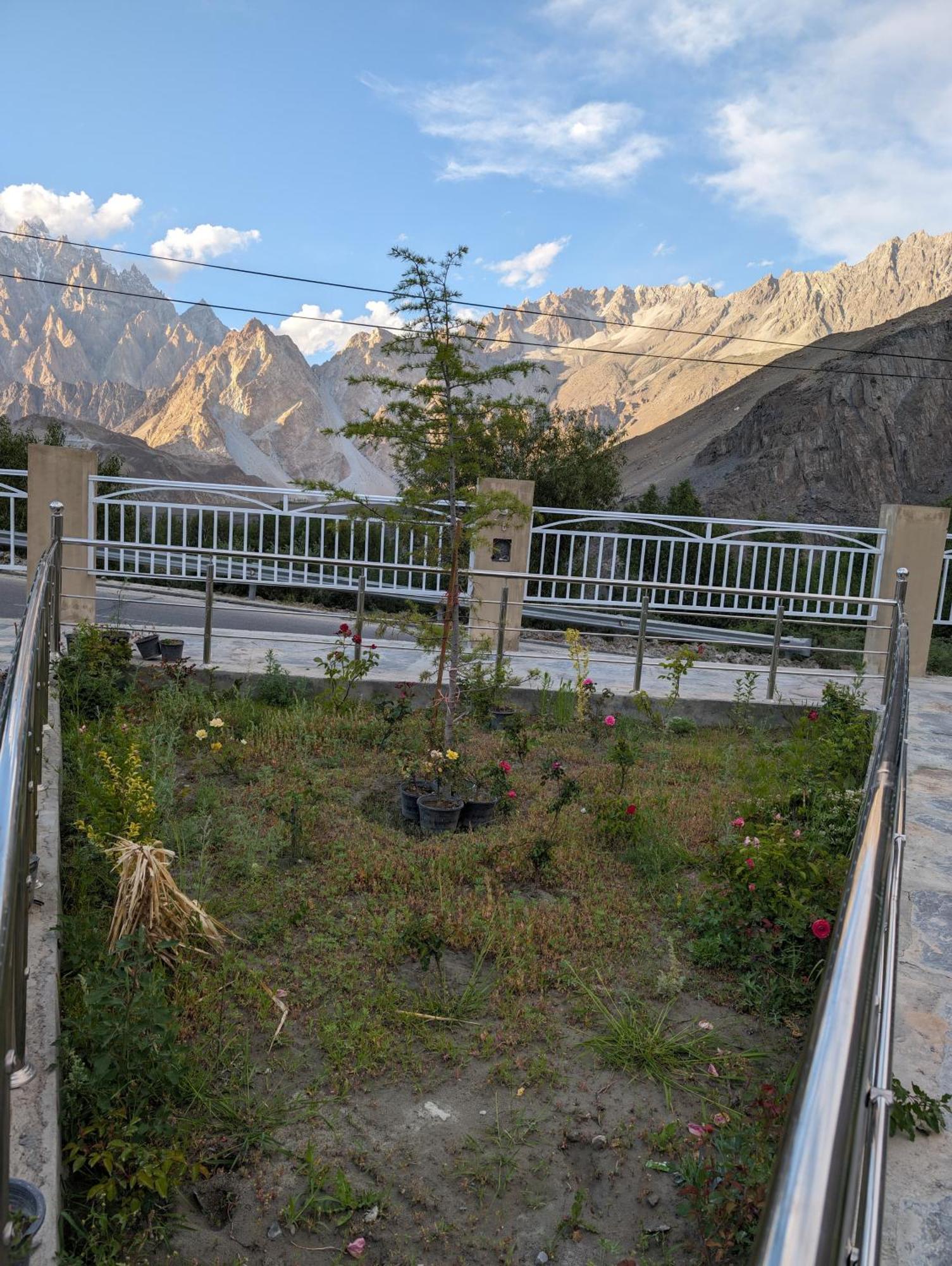 Apex Hotels And Resorts Hussaini Karimabad  Kültér fotó