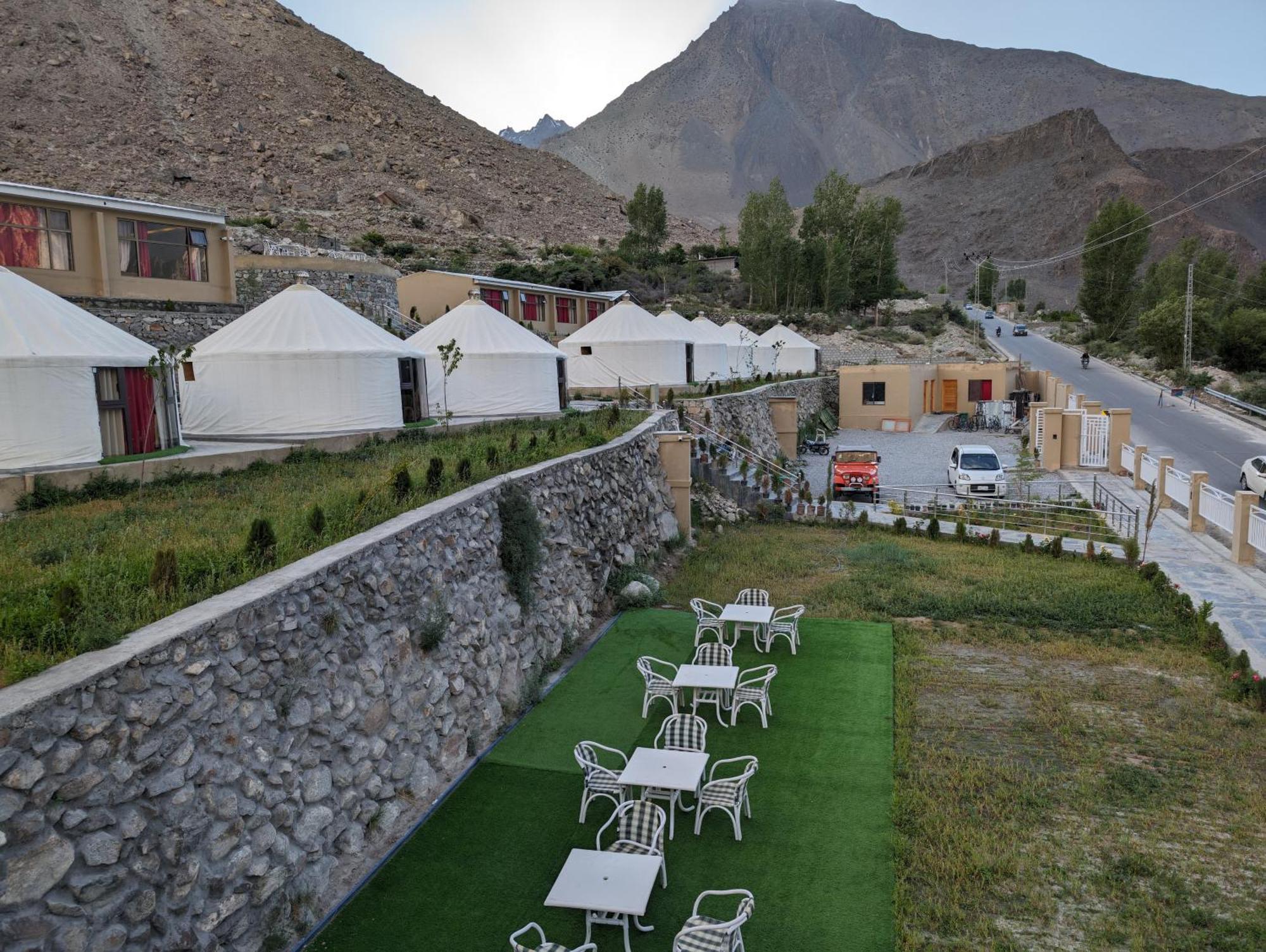 Apex Hotels And Resorts Hussaini Karimabad  Kültér fotó
