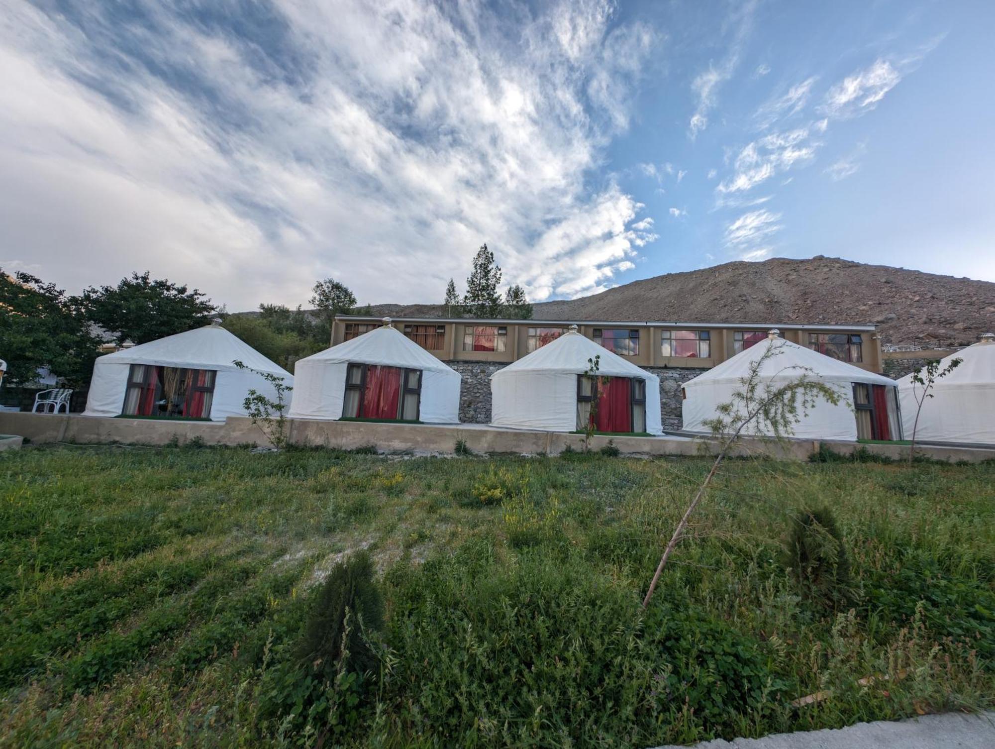 Apex Hotels And Resorts Hussaini Karimabad  Kültér fotó